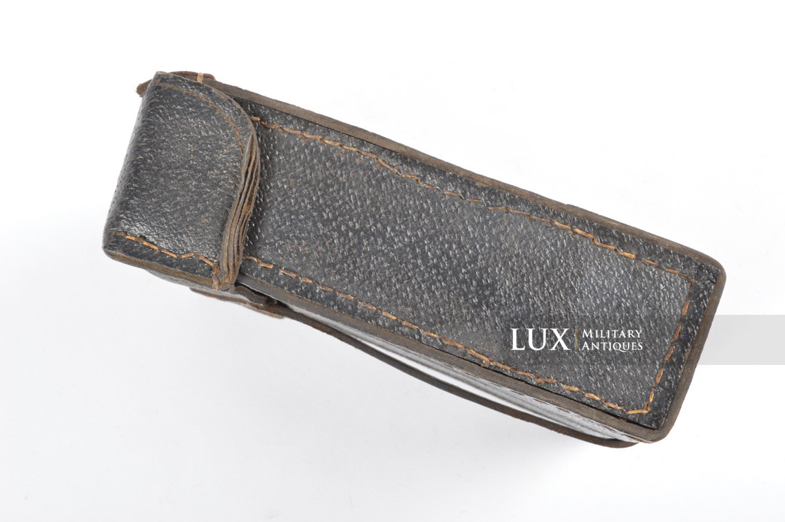 MG34/42 gunner's belt pouch in black pressed cardboard, « gyb 1943 » - photo 9