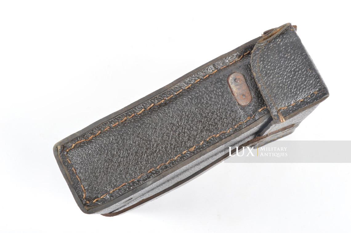 MG34/42 gunner's belt pouch in black pressed cardboard, « gyb 1943 » - photo 10