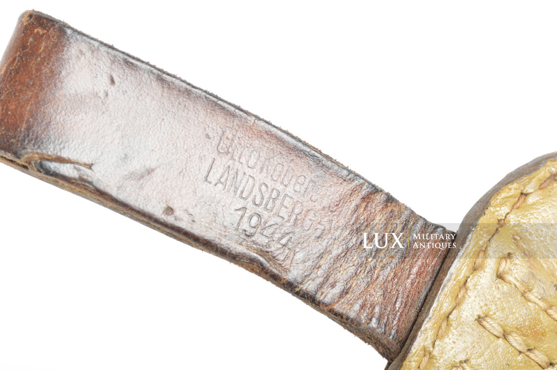 Rare German late-war tan pressed cardboard entrenching tool carrying case, « Otto Koberstein 1944 » - photo 13