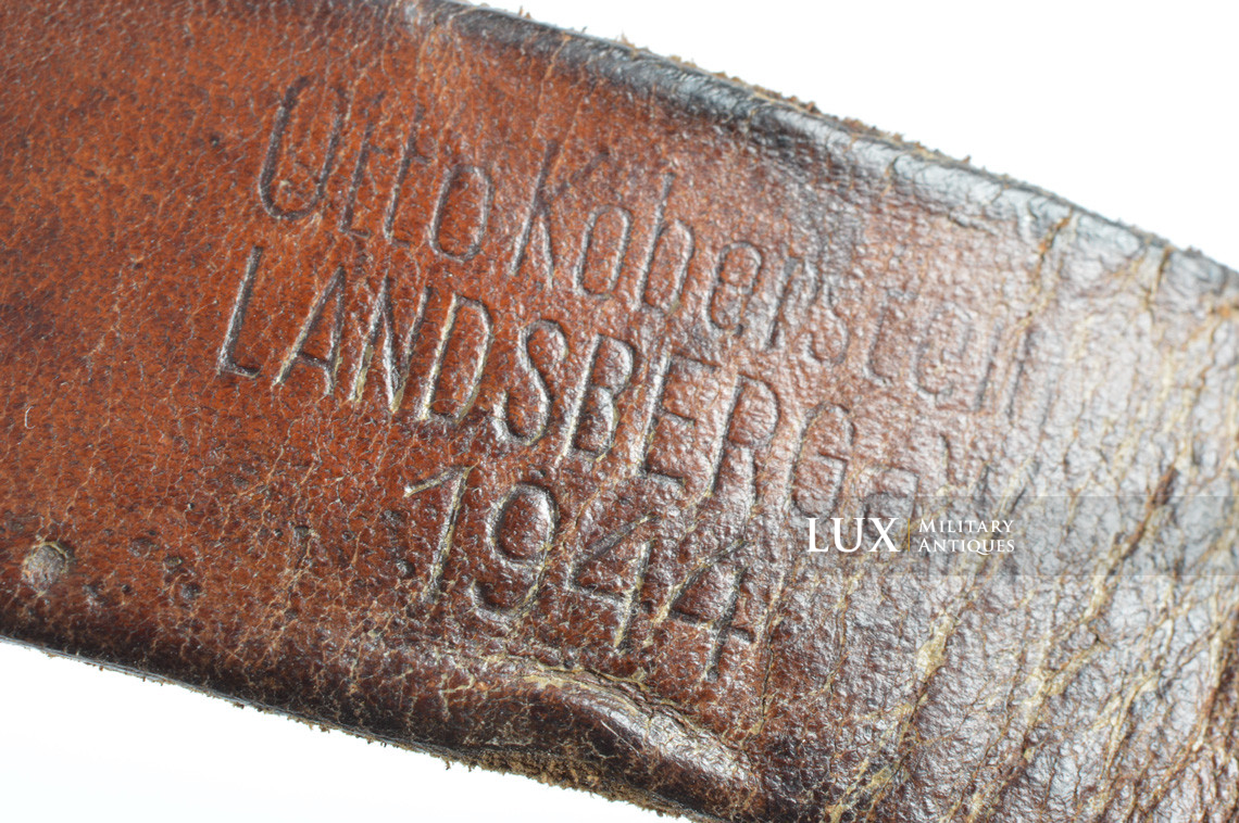 Rare German late-war tan pressed cardboard entrenching tool carrying case, « Otto Koberstein 1944 » - photo 14