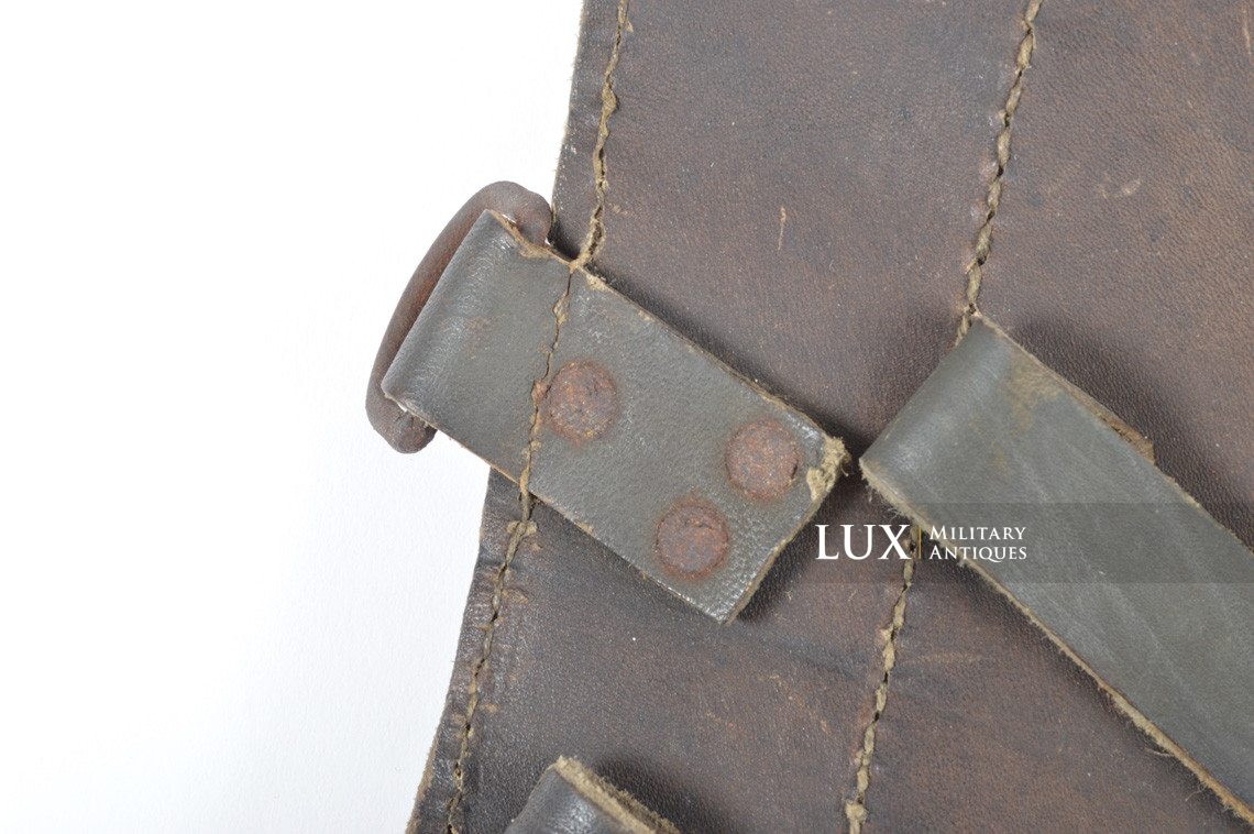 Pair of WW2 Italian Beretta 38 magazine pouches - photo 21