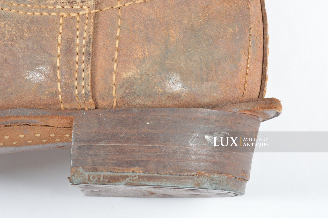 Unissued late-war Heer/Waffen-SS issue riding boots - photo 12
