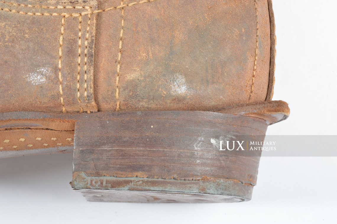 Unissued late-war Heer/Waffen-SS issue riding boots - photo 11