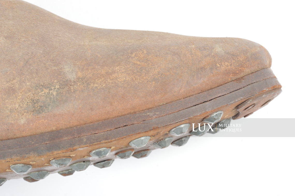 Unissued late-war Heer/Waffen-SS issue riding boots - photo 29
