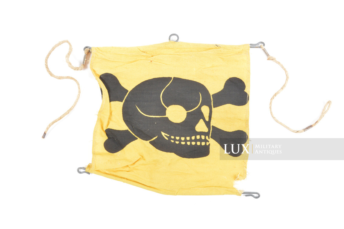 German mine warning flag - Lux Military Antiques - photo 4