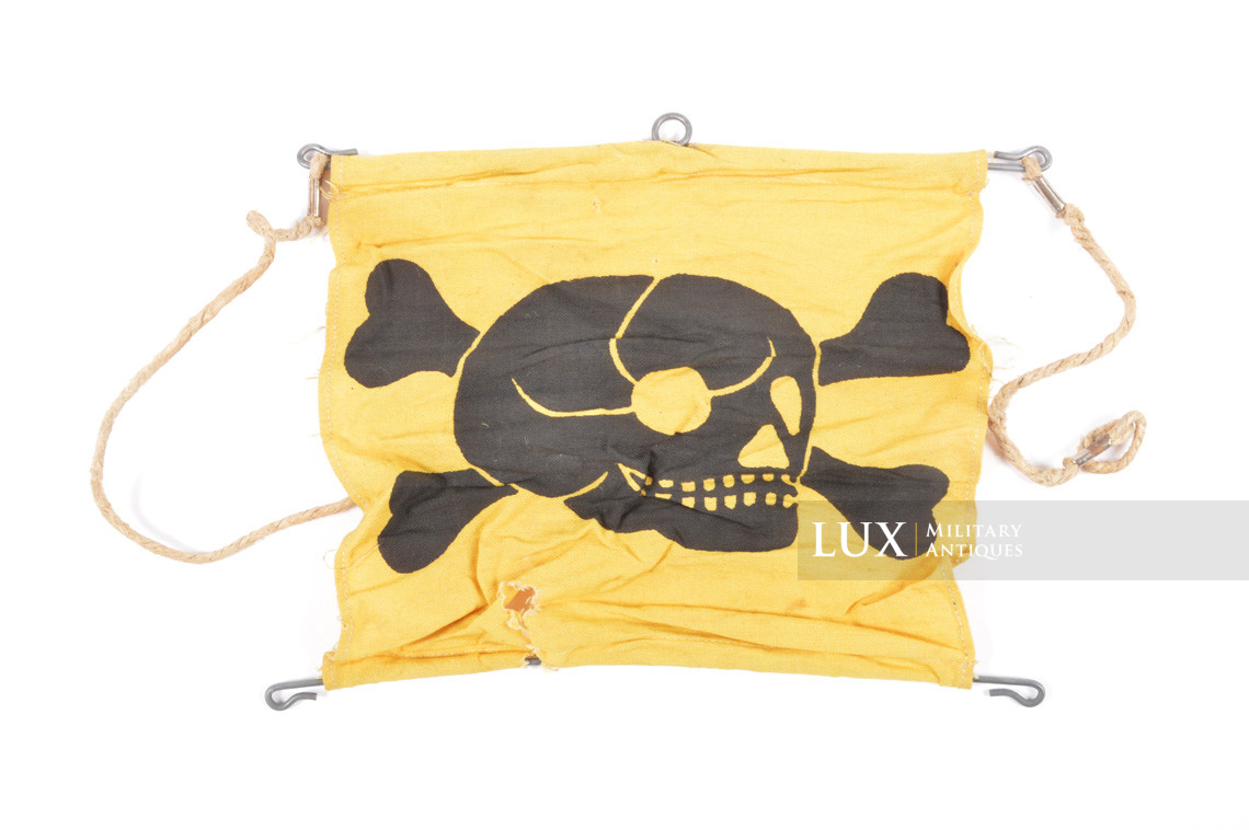 German mine warning flag - Lux Military Antiques - photo 4