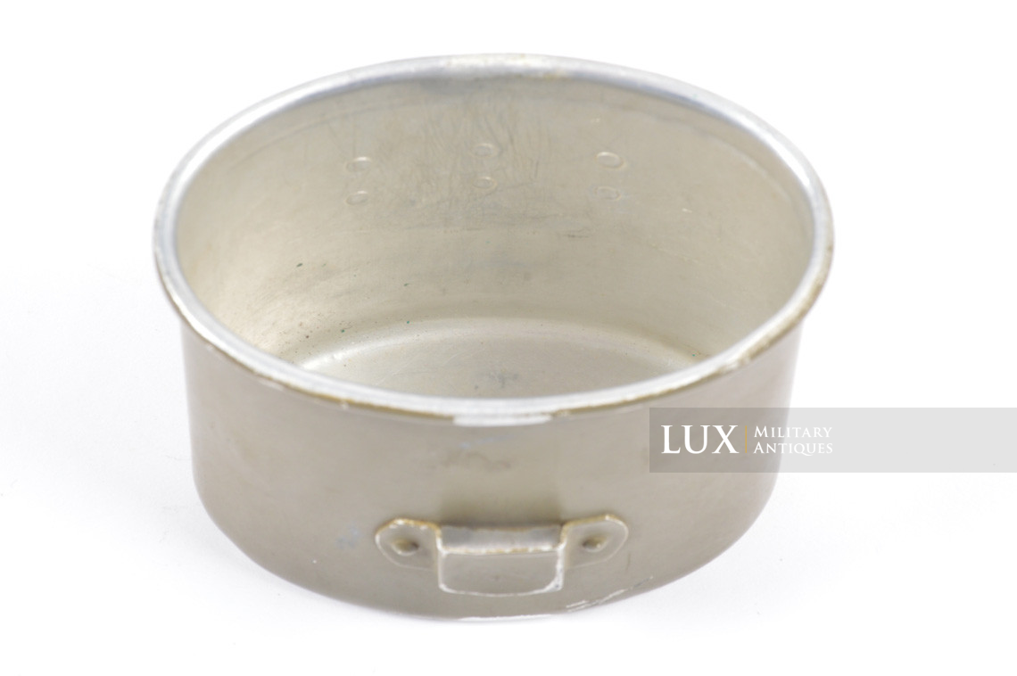 Early Tropical German canteen cup in aluminum, « HRE41