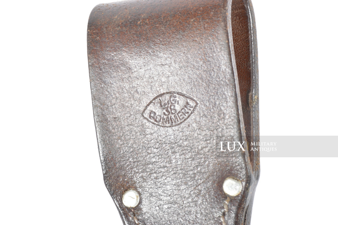 Early German Luftwaffe K98 bayonet frog, « L.B.A. - unit marked » - photo 9