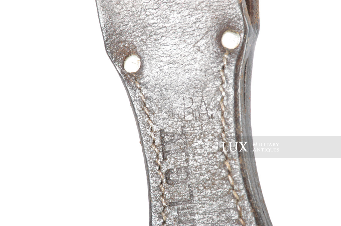 Early German Luftwaffe K98 bayonet frog, « L.B.A. - unit marked » - photo 10