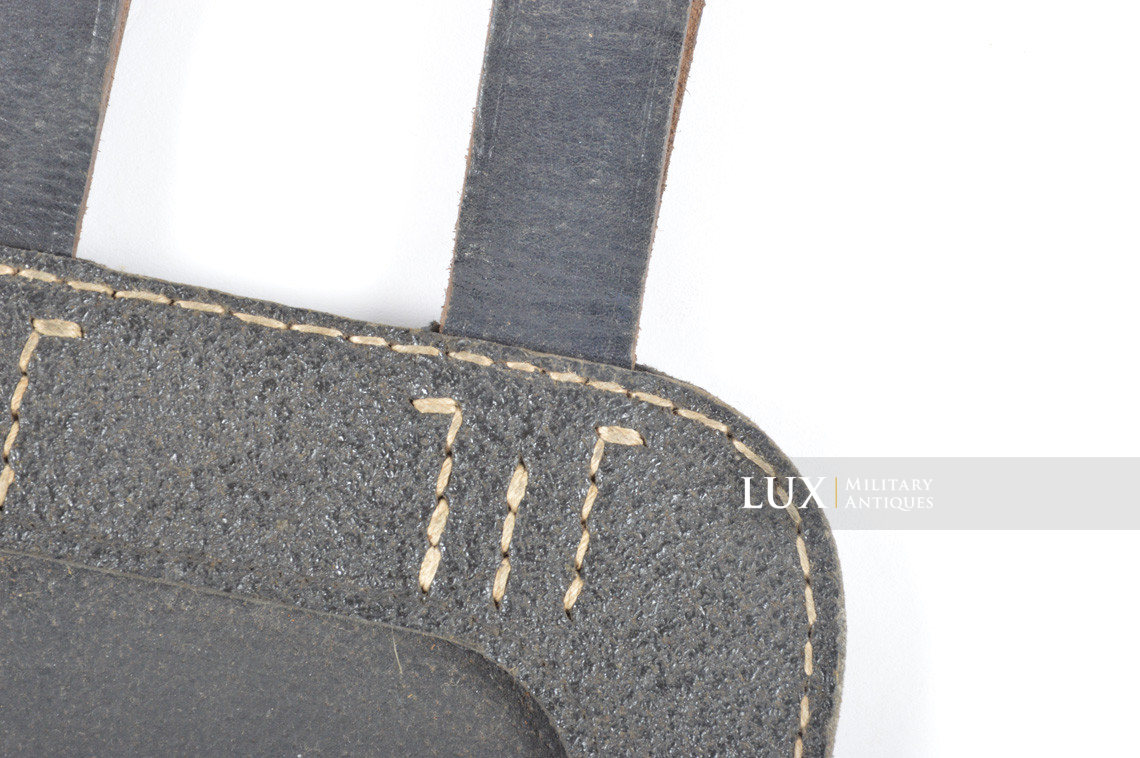 Unissued late-war German entrenching tool carrying case, « KVZ 1944 » - photo 8