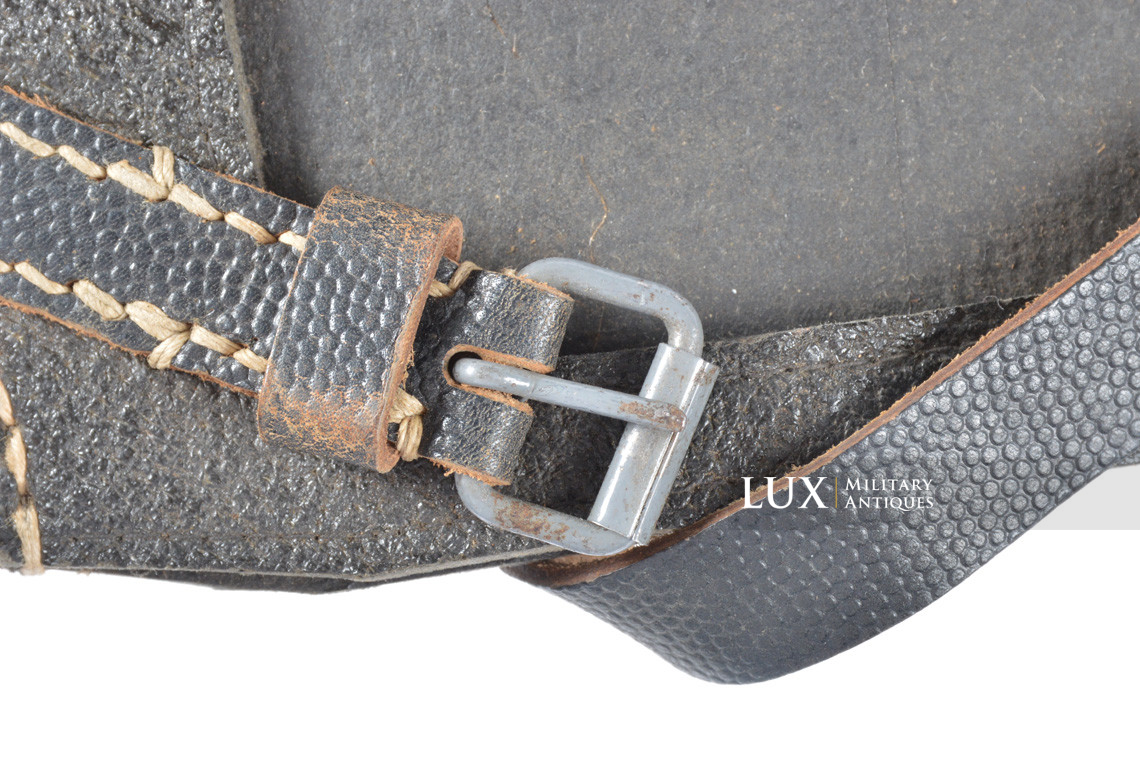 Unissued late-war German entrenching tool carrying case, « KVZ 1944 » - photo 15