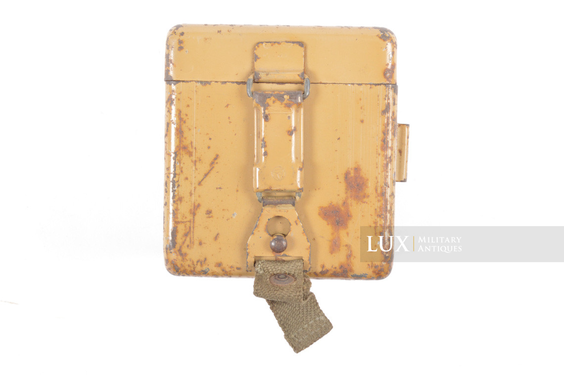 Late-war German MG34/42 optical sight battery box - photo 7