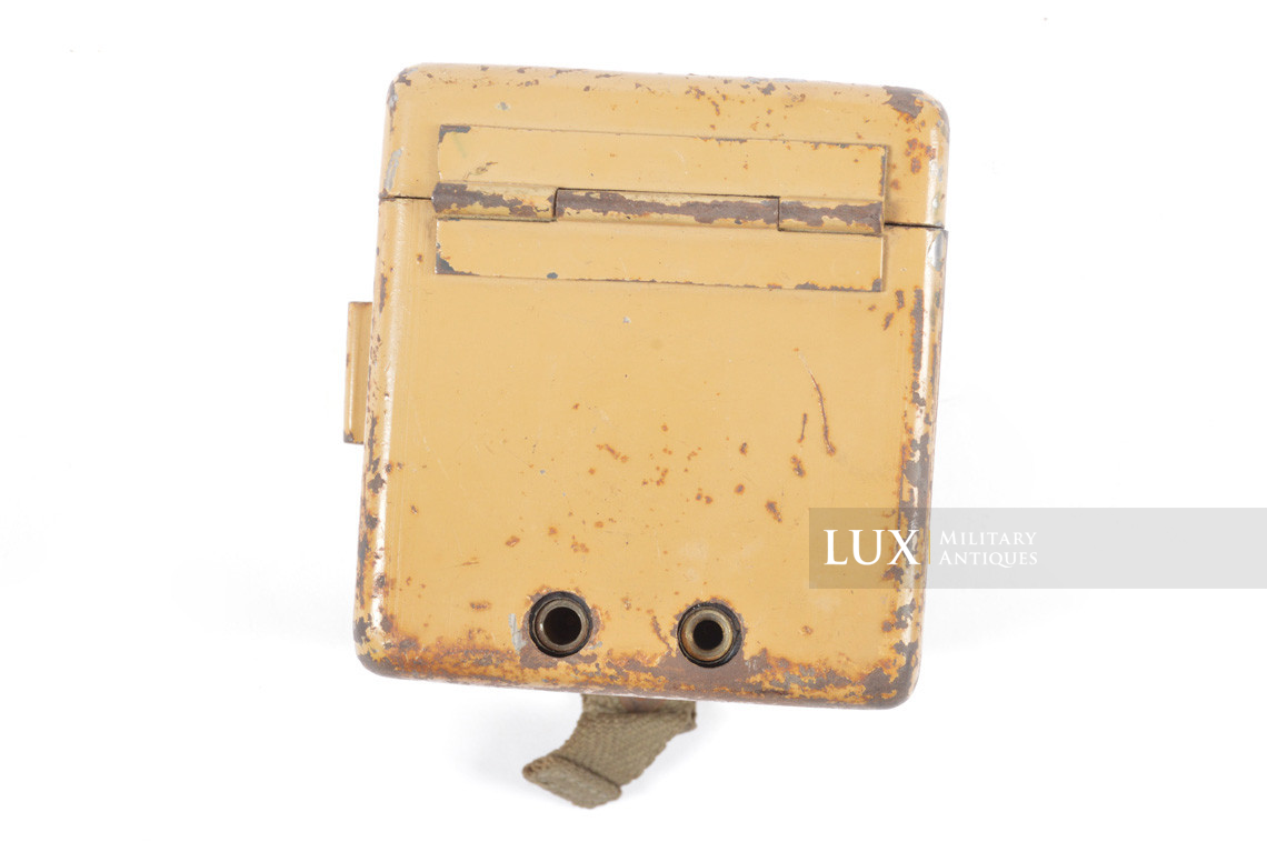 Late-war German MG34/42 optical sight battery box - photo 10