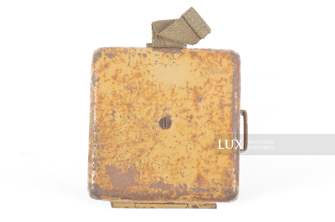 Late-war German MG34/42 optical sight battery box - photo 13