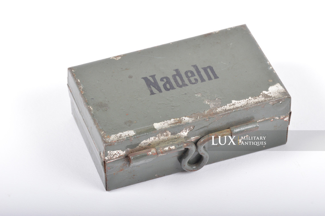 German medical safety pin box, « NADELN » - photo 4