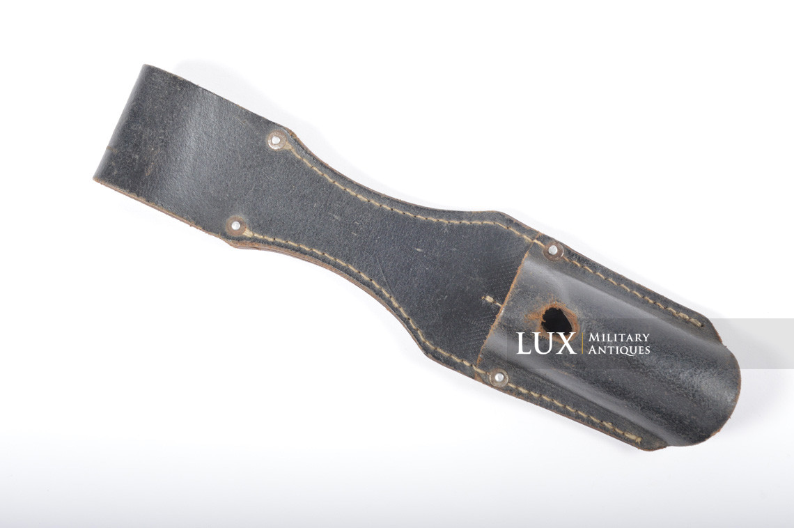 Mid-war German k98 bayonet frog, « 1942 » - photo 4
