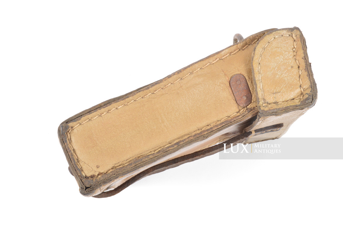 Late war MG42 Gunner's belt pouch in tan pressed cardboard, « fuq1944 » - photo 7