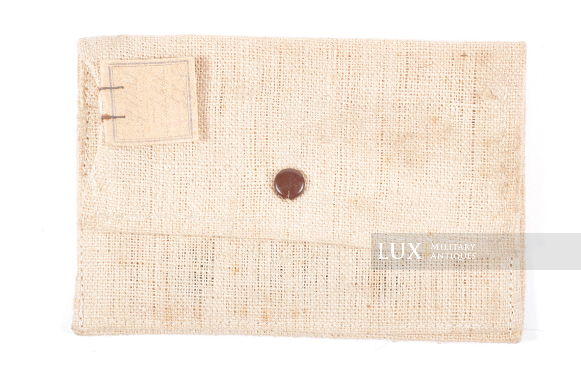 Unissued German soldiers personal sewing kit - photo 7