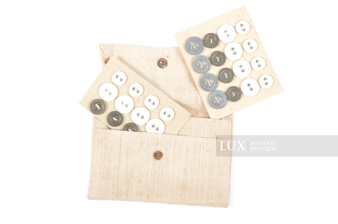 Unissued German soldiers personal sewing kit - photo 10