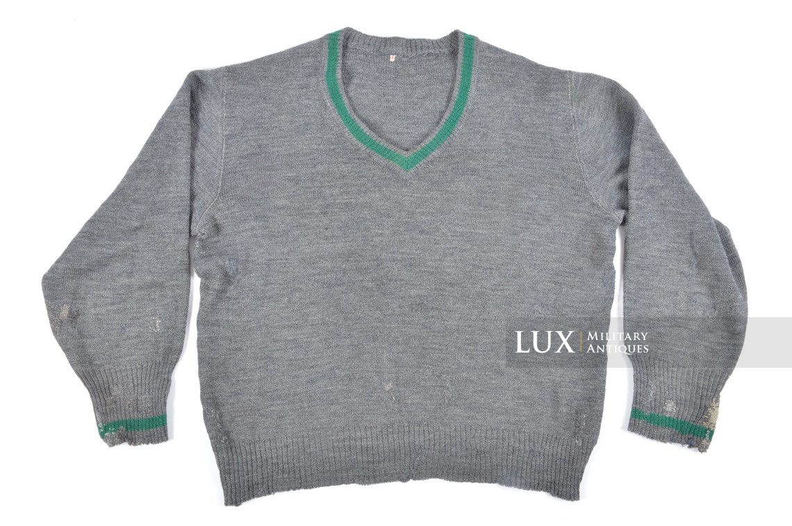 Mid-war German standard wool « v-neck » sweater - photo 4