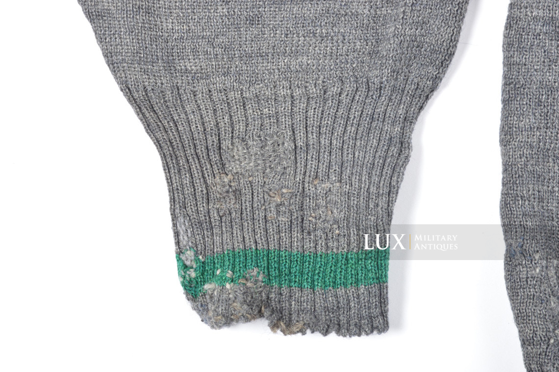 Mid-war German standard wool « v-neck » sweater - photo 8