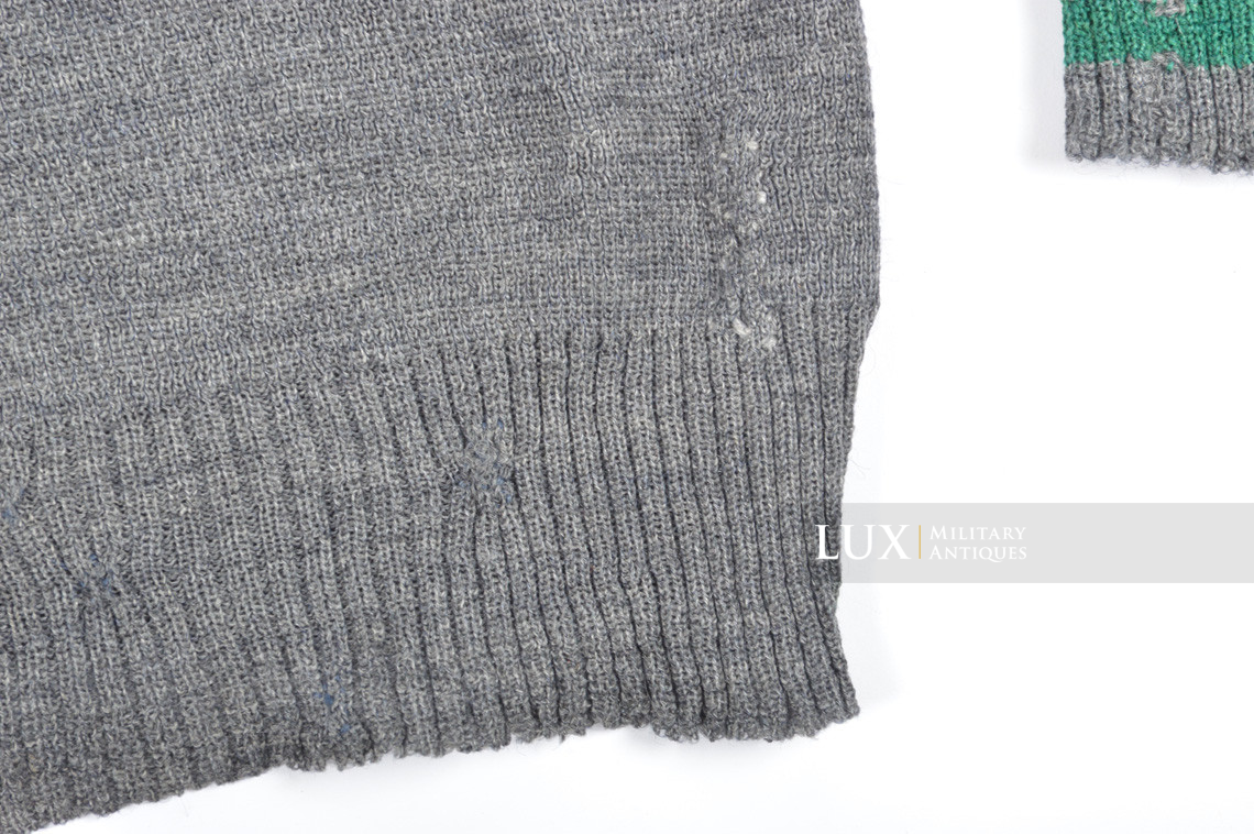 Mid-war German standard wool « v-neck » sweater - photo 10