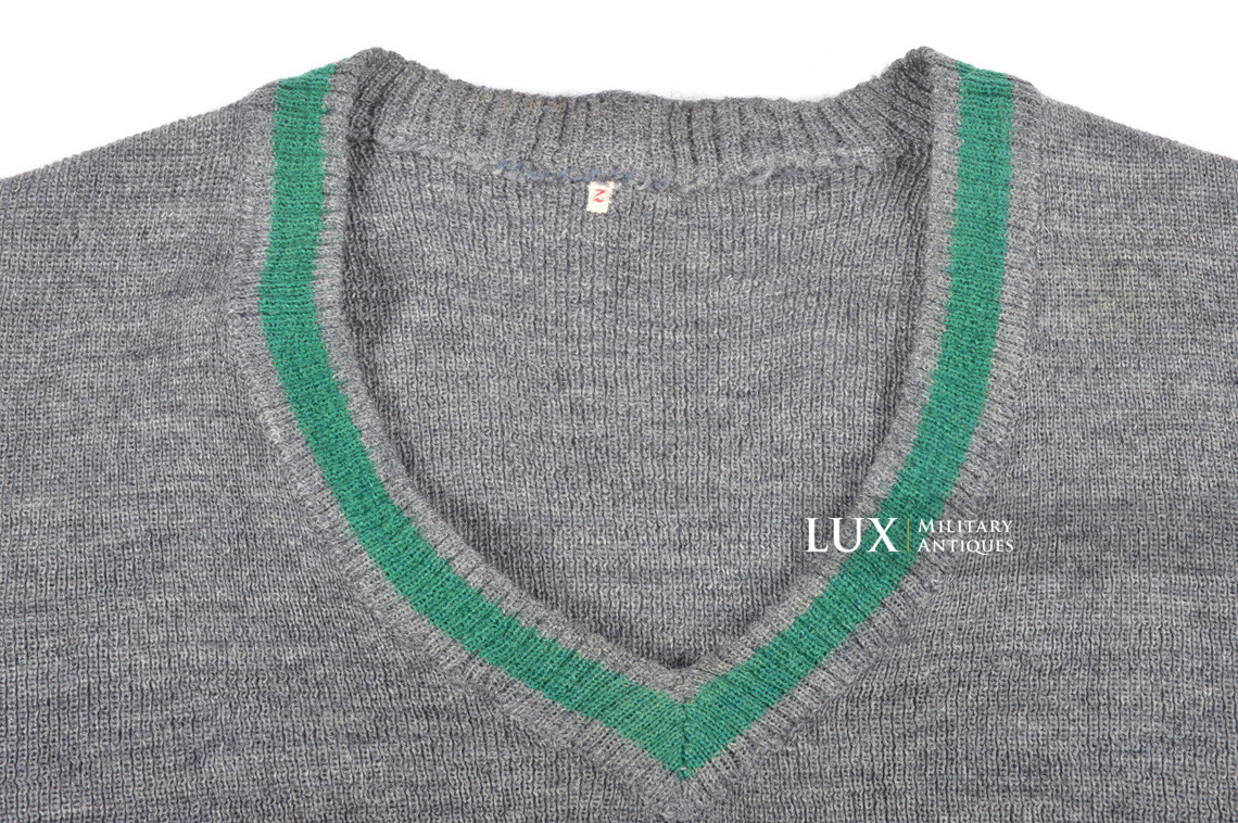 Mid-war German standard wool « v-neck » sweater - photo 12