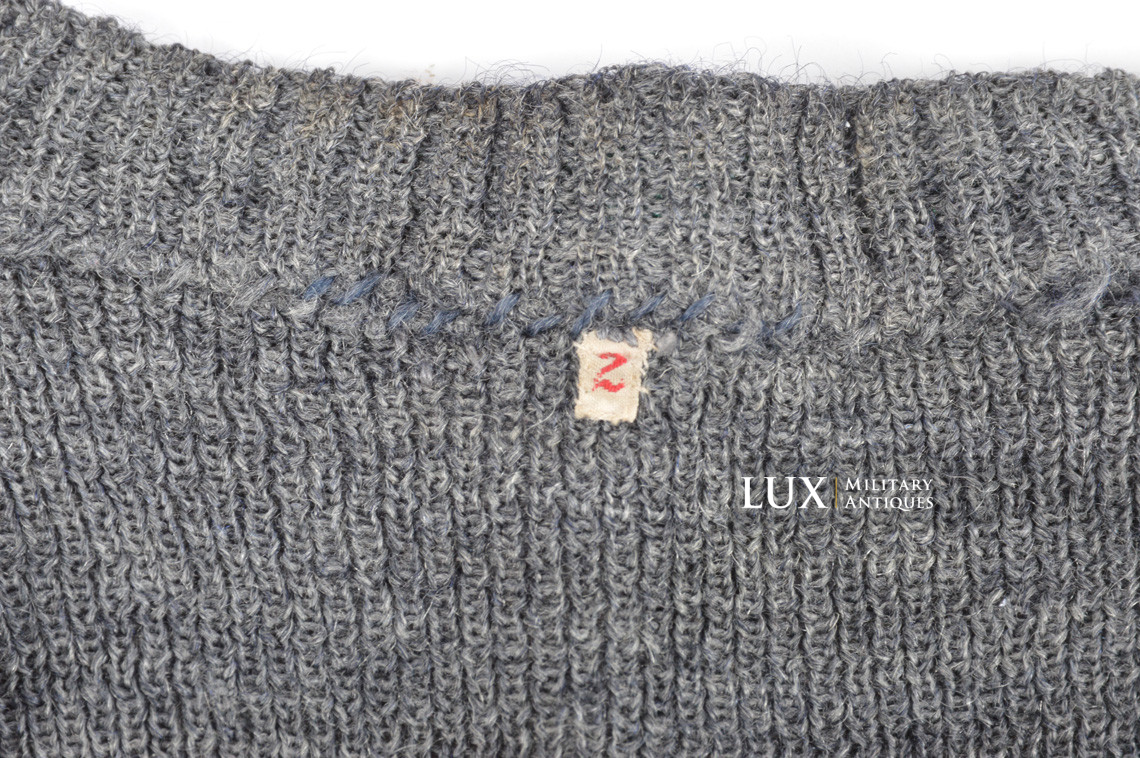 Mid-war German standard wool « v-neck » sweater - photo 13