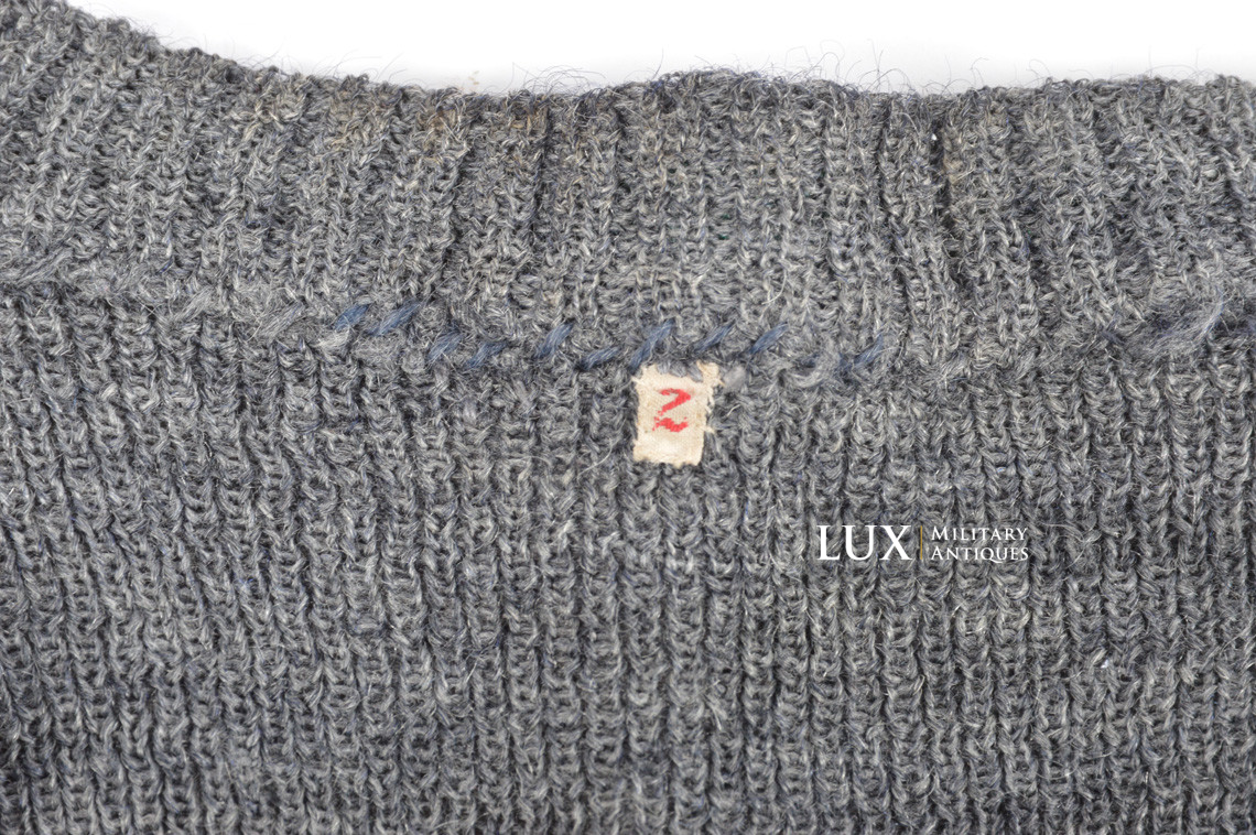 Mid-war German standard wool « v-neck » sweater - photo 13