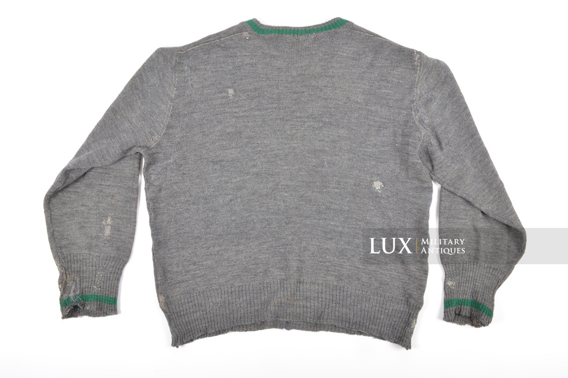Mid-war German standard wool « v-neck » sweater - photo 14