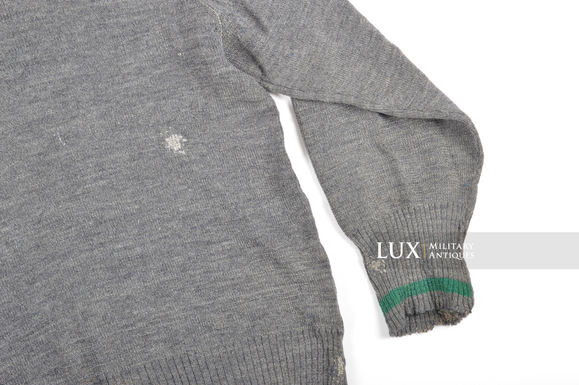 Mid-war German standard wool « v-neck » sweater - photo 18