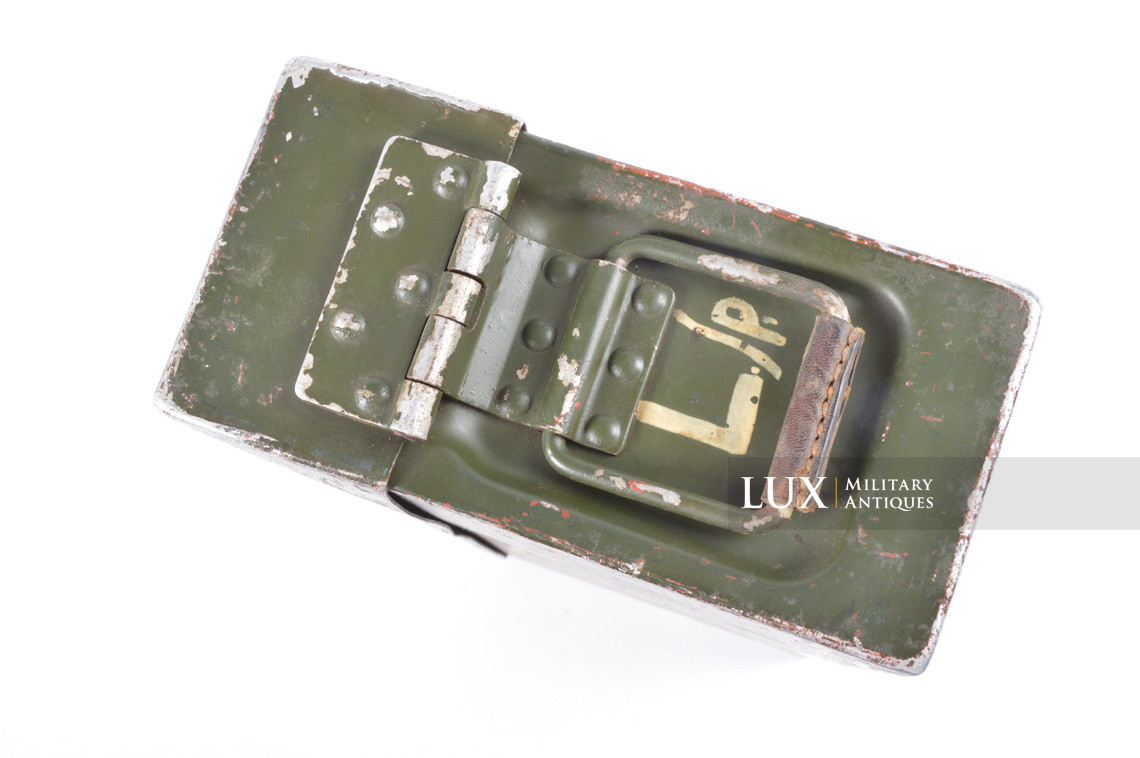 Early German three-tone camouflage MG34 ammunition case, « 1938 » - photo 23