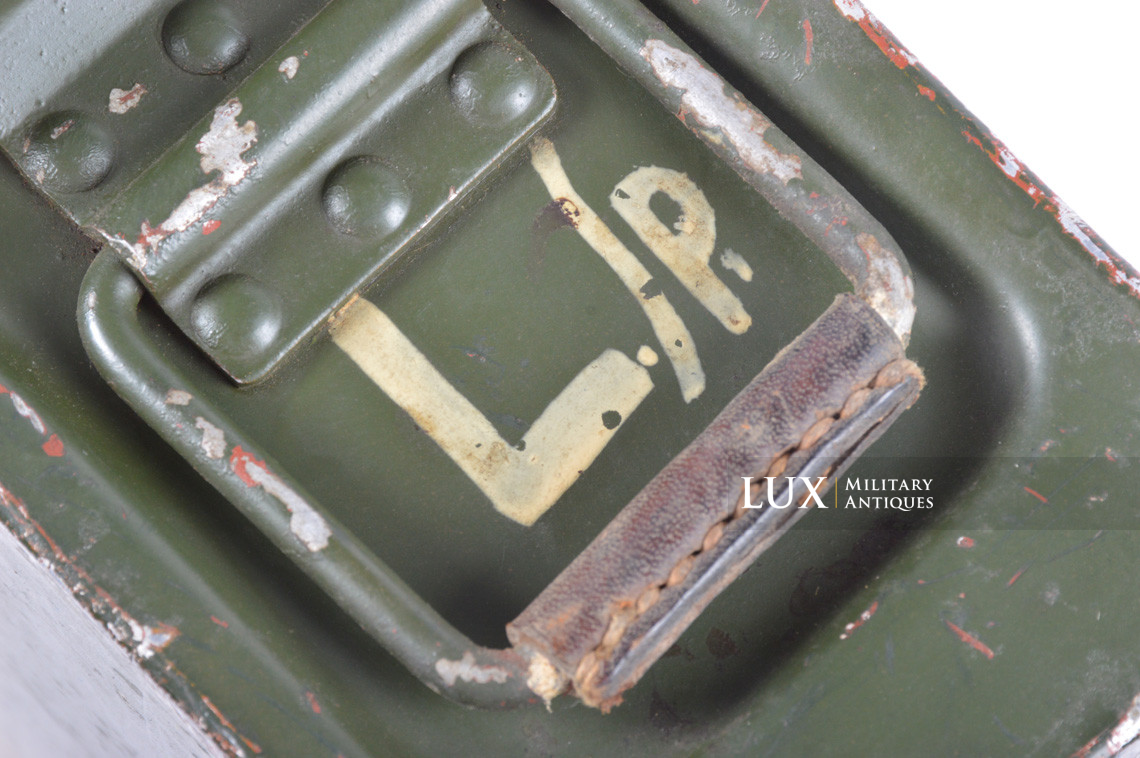 Early German three-tone camouflage MG34 ammunition case, « 1938 » - photo 24