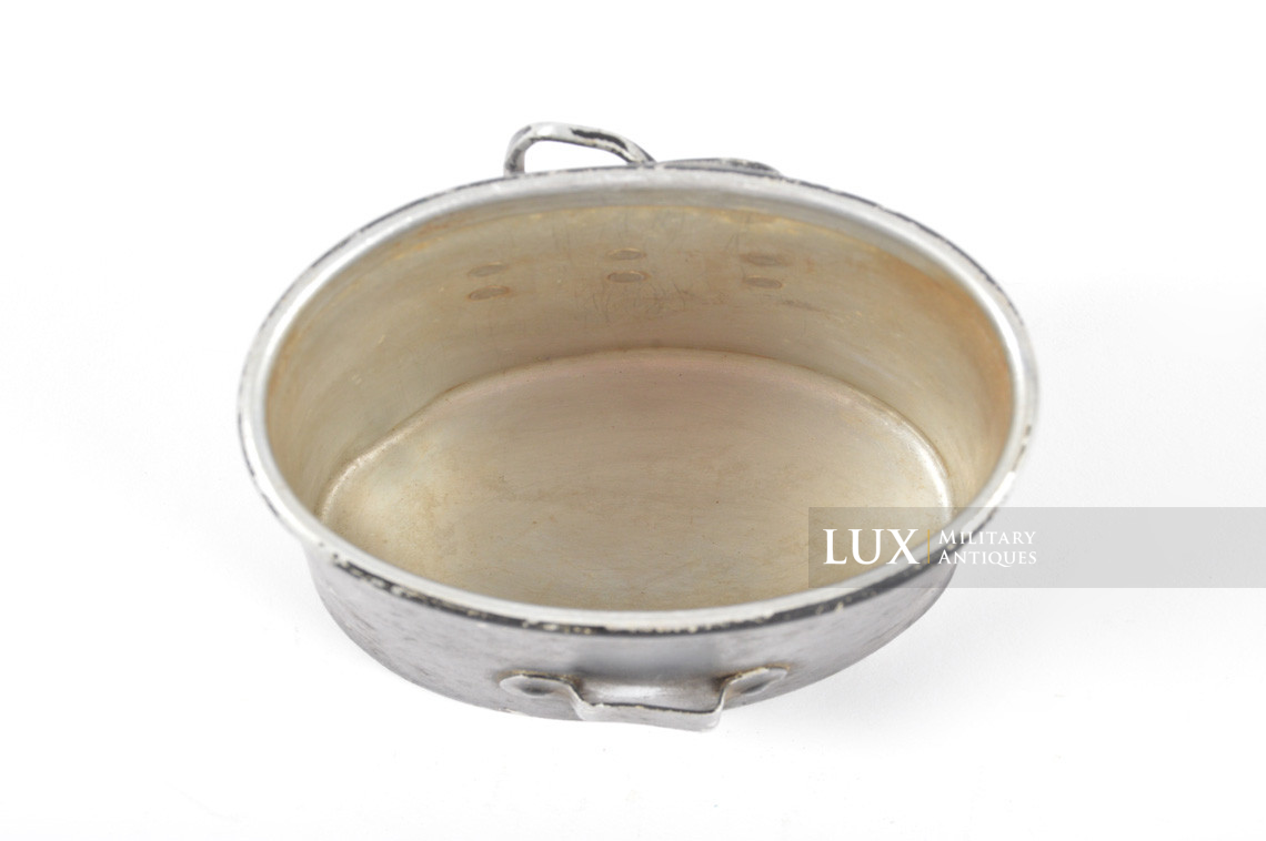 Early German canteen cup in aluminum, « A.W.G.39 » - photo 11