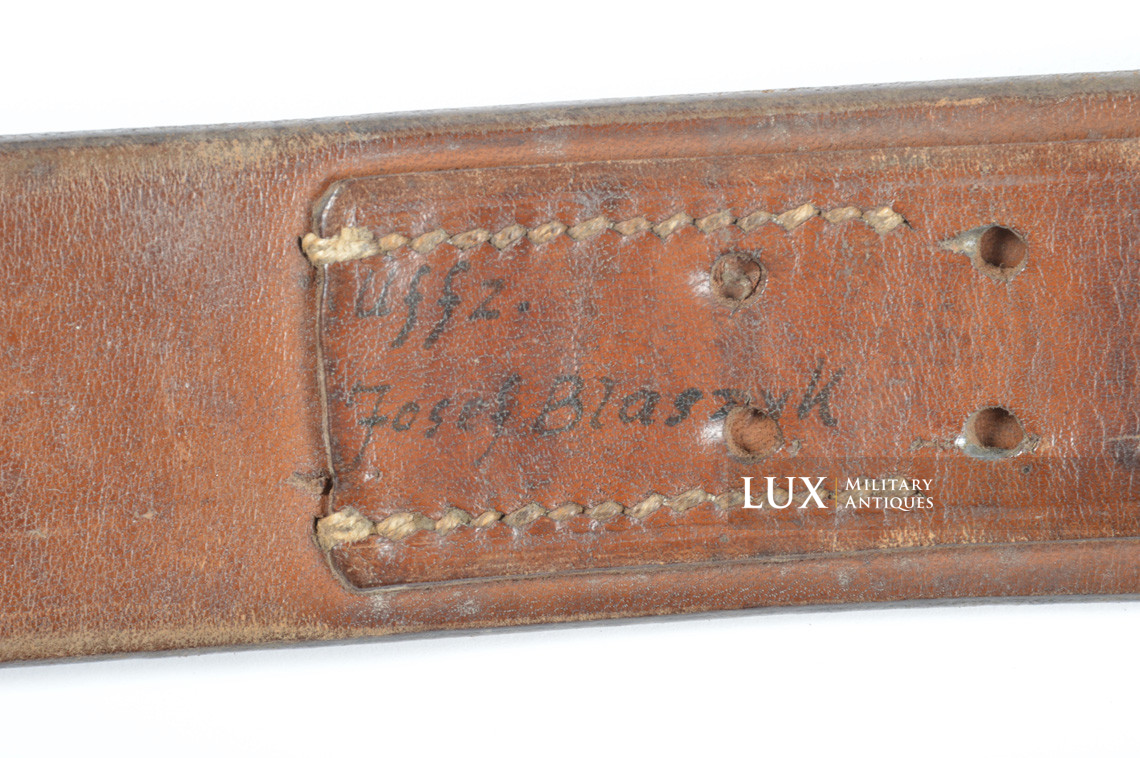 Late-war Heer / Waffen-SS leather belt, named, « 1943 » - photo 13