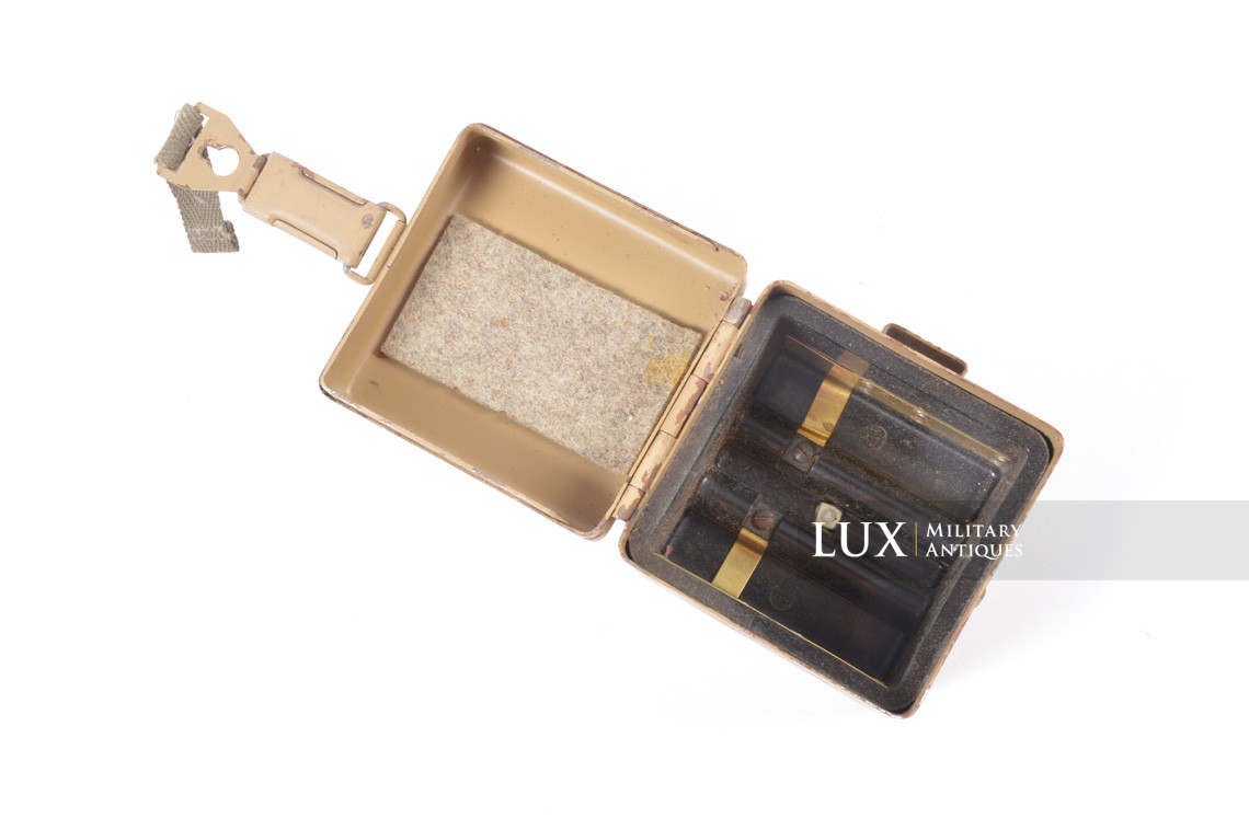 Late-war German MG34/42 optical sight battery box - photo 13