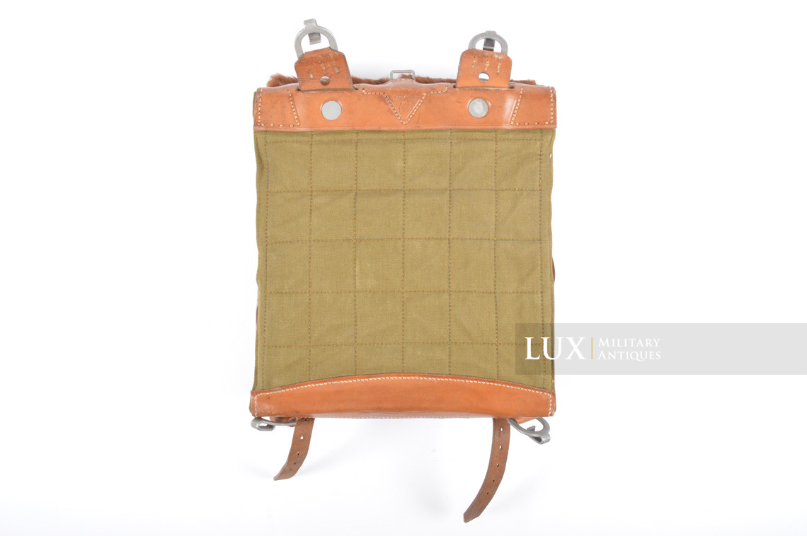 Unissued German poney-fur backpack, « 1939 » - photo 8