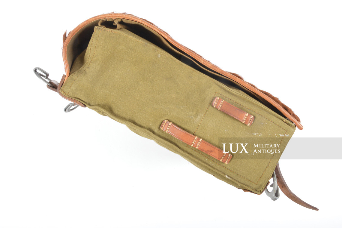 Unissued German poney-fur backpack, « 1939 » - photo 12
