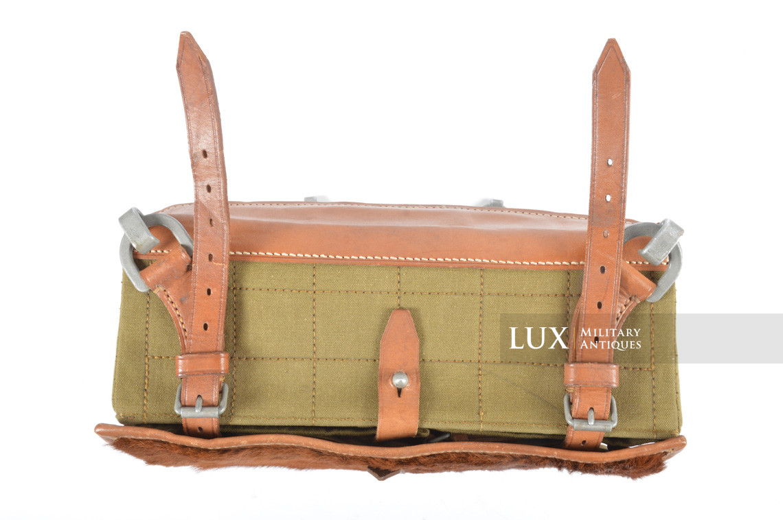 Unissued German poney-fur backpack, « 1939 » - photo 14