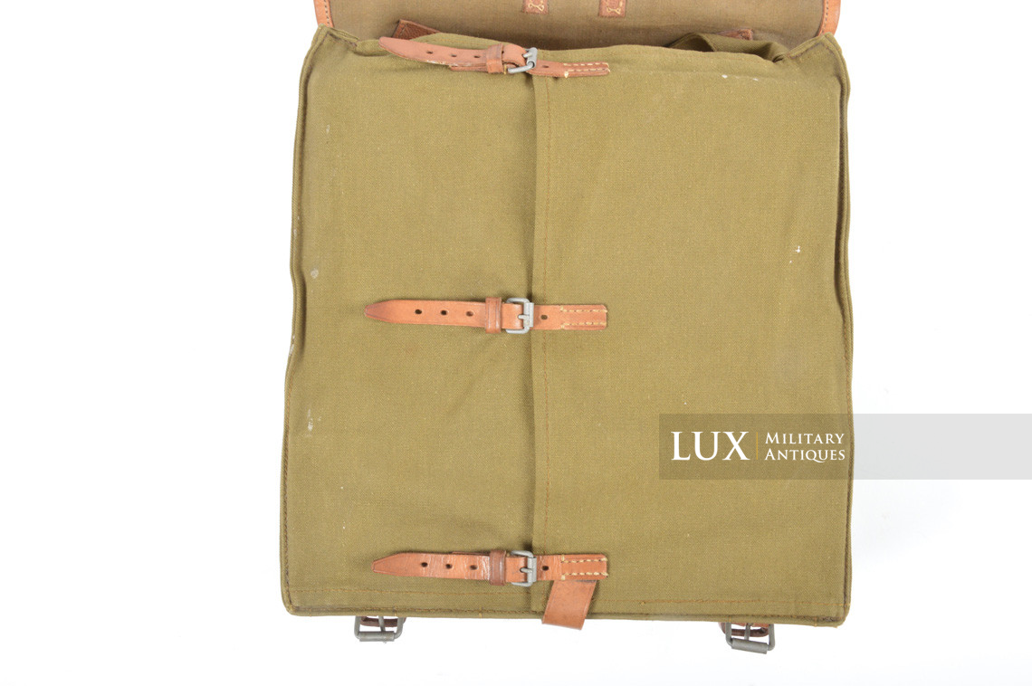 Unissued German poney-fur backpack, « 1939 » - photo 16