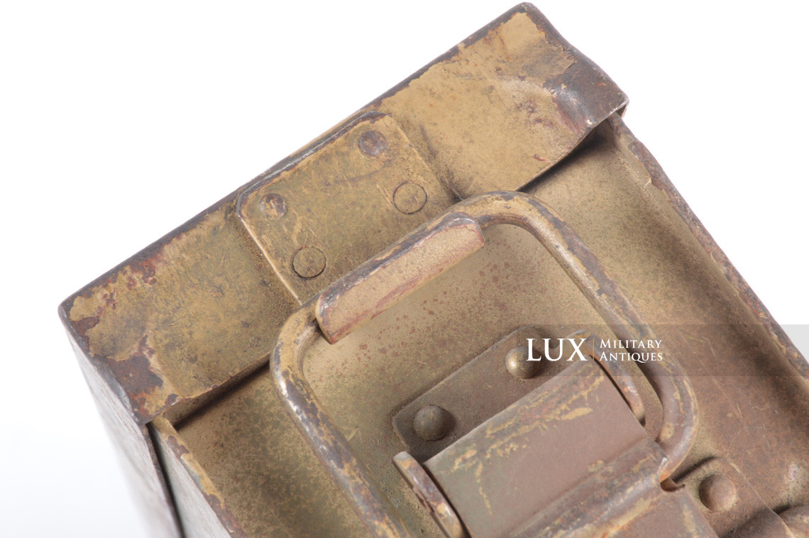Caisse MG34/42 fin de guerre camouflée trois tons, « bzl43 » - photo 32