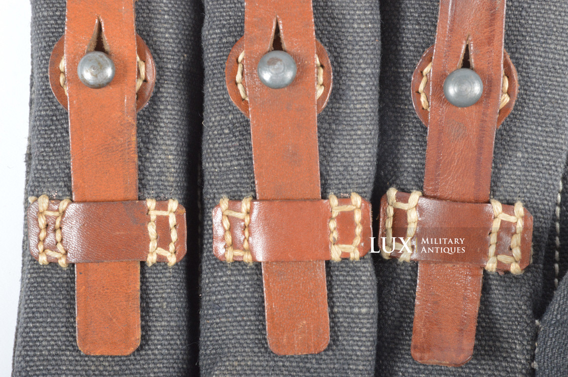 Pair of late war MP38/40 pouches, « dlu 1944 » - photo 11