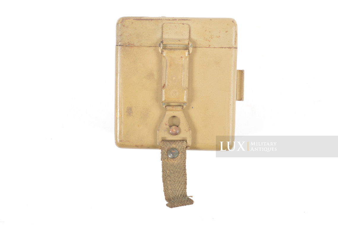 Late-war German MG34/42 optical sight battery box - photo 7