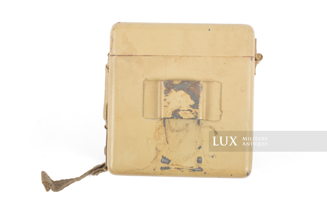 Late-war German MG34/42 optical sight battery box - photo 8