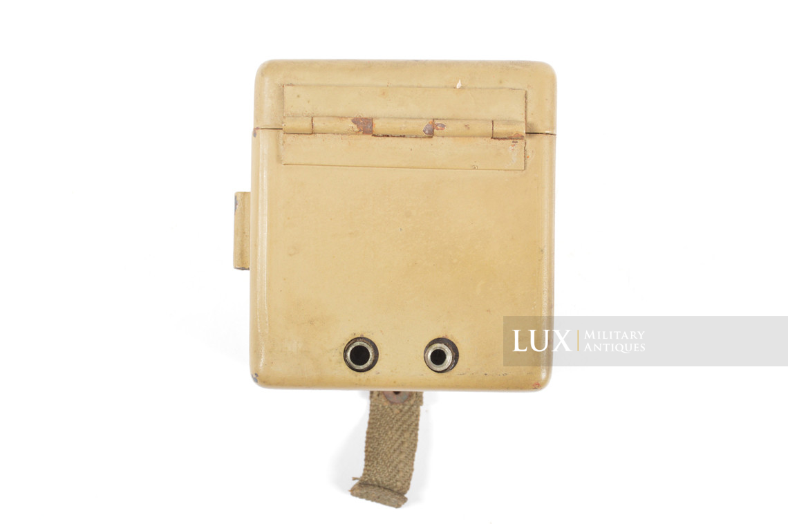 Late-war German MG34/42 optical sight battery box - photo 9
