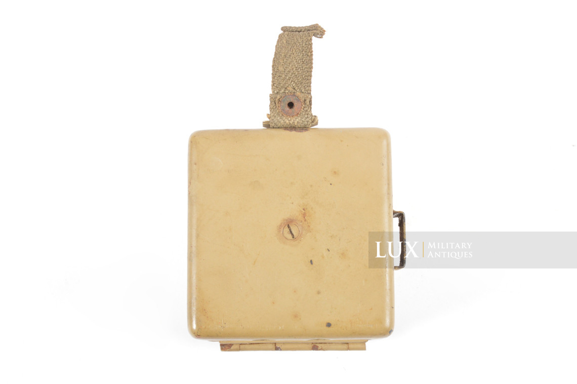 Late-war German MG34/42 optical sight battery box - photo 11