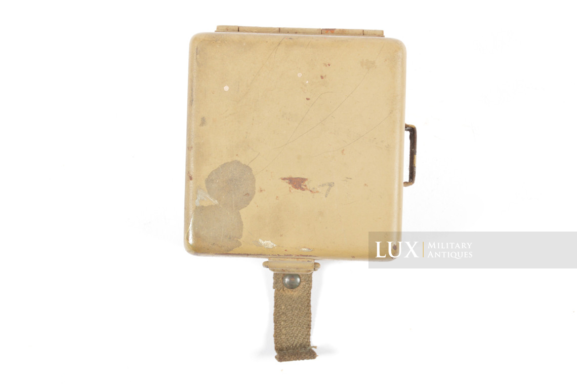 Late-war German MG34/42 optical sight battery box - photo 12