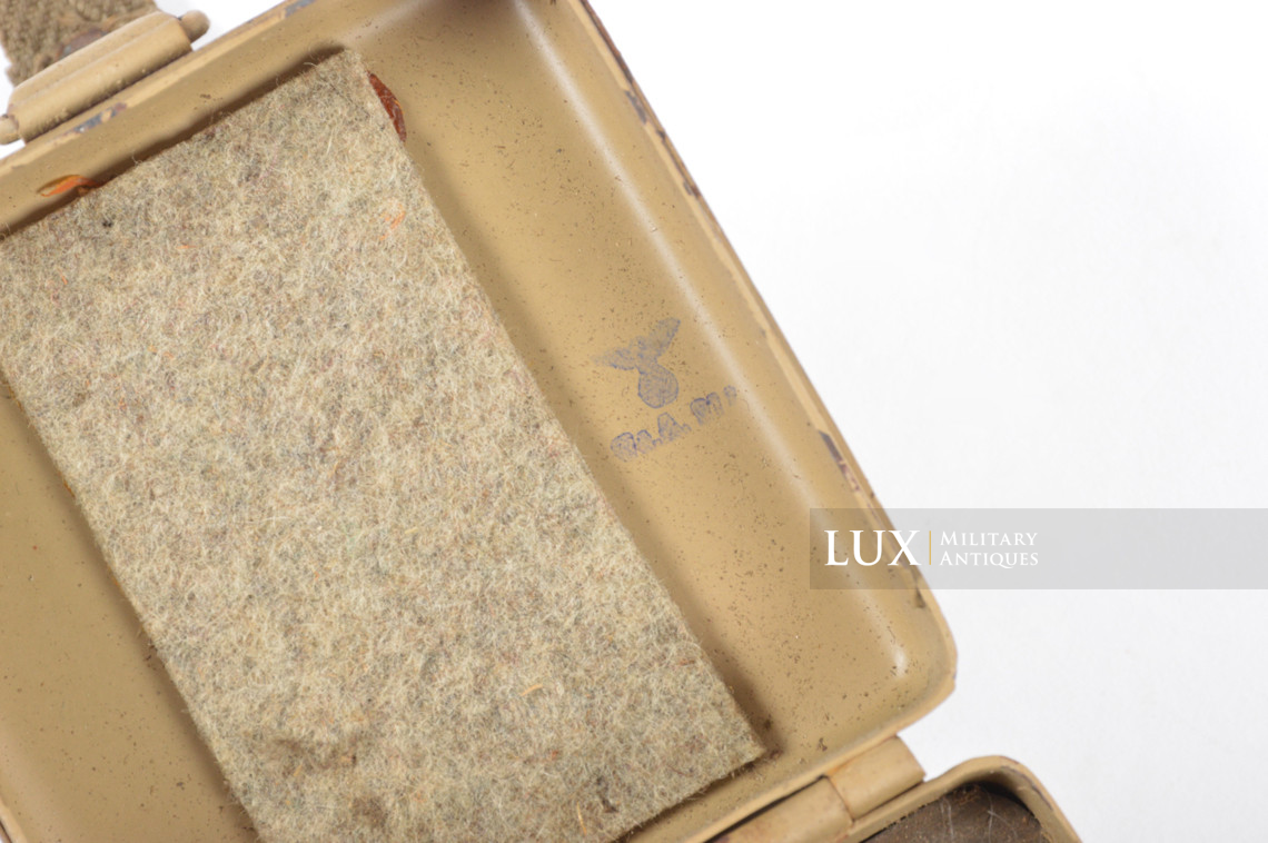 Late-war German MG34/42 optical sight battery box - photo 14