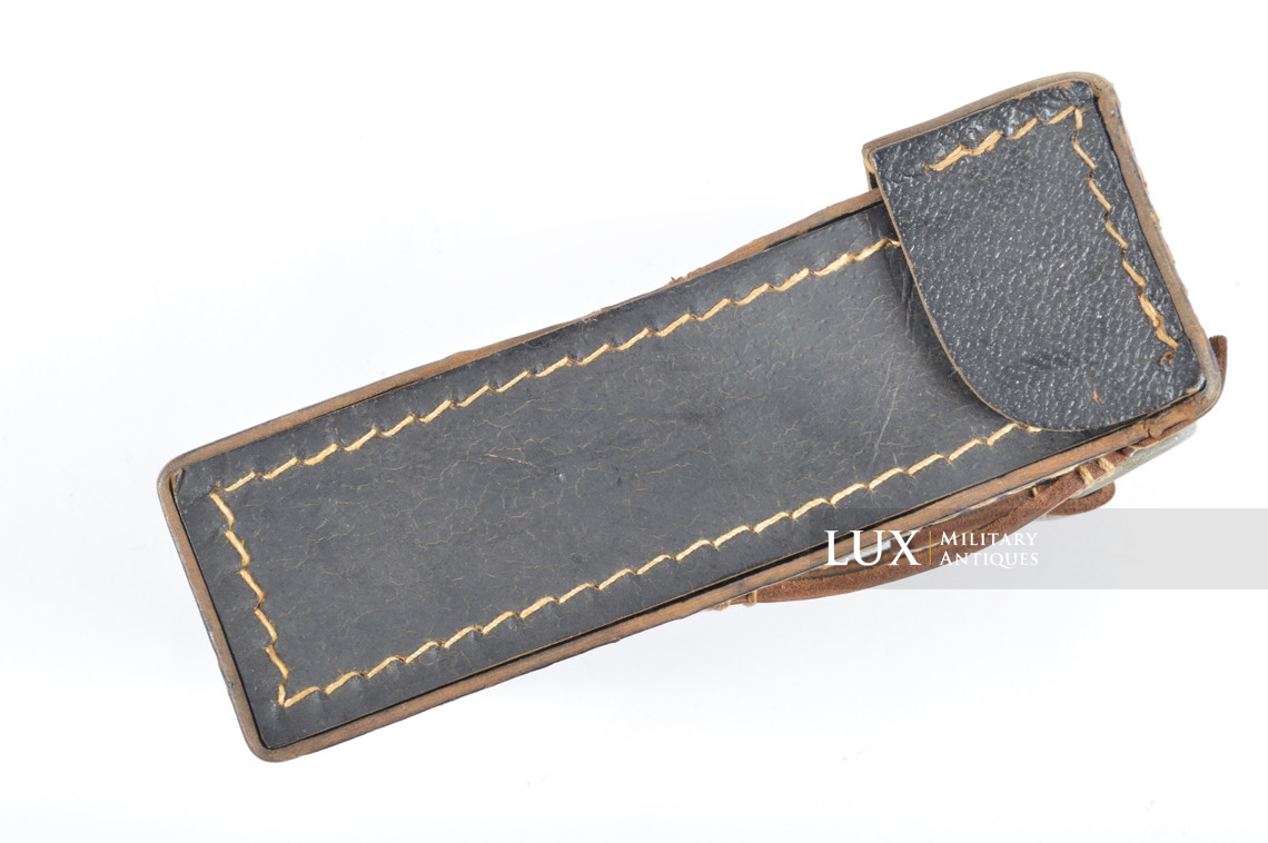 Unissued MG34/42 machine gunner's belt pouch in black presstoff - photo 12