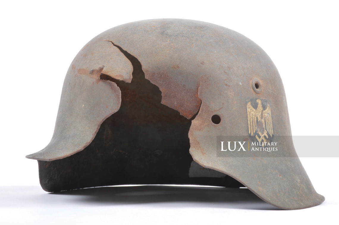 M42 Heer single decal combat helmet shell, « battle damage / untouched / as-found » - photo 8